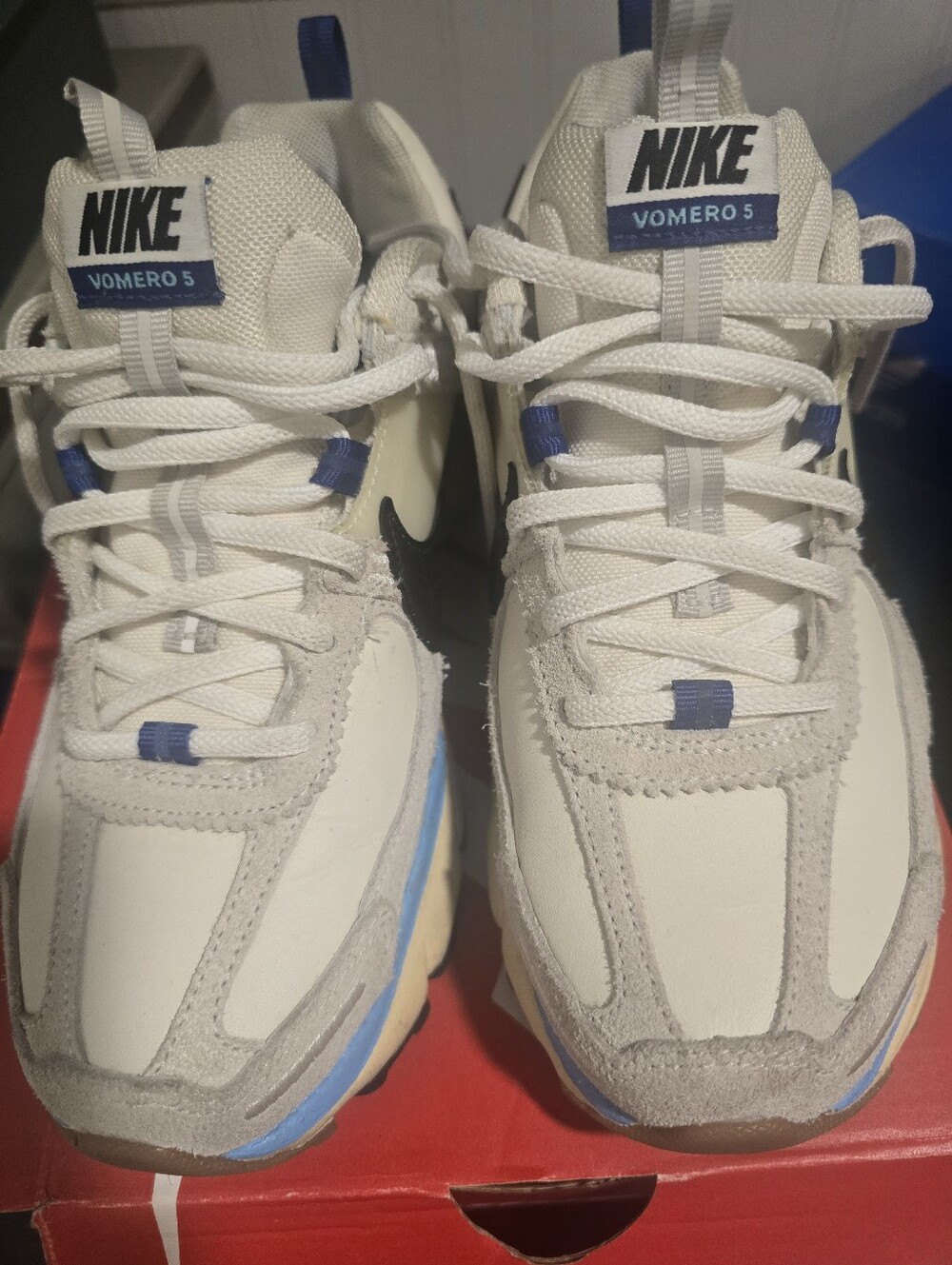Nike Womens Vomero 5 White with Blue Accents Sneakers